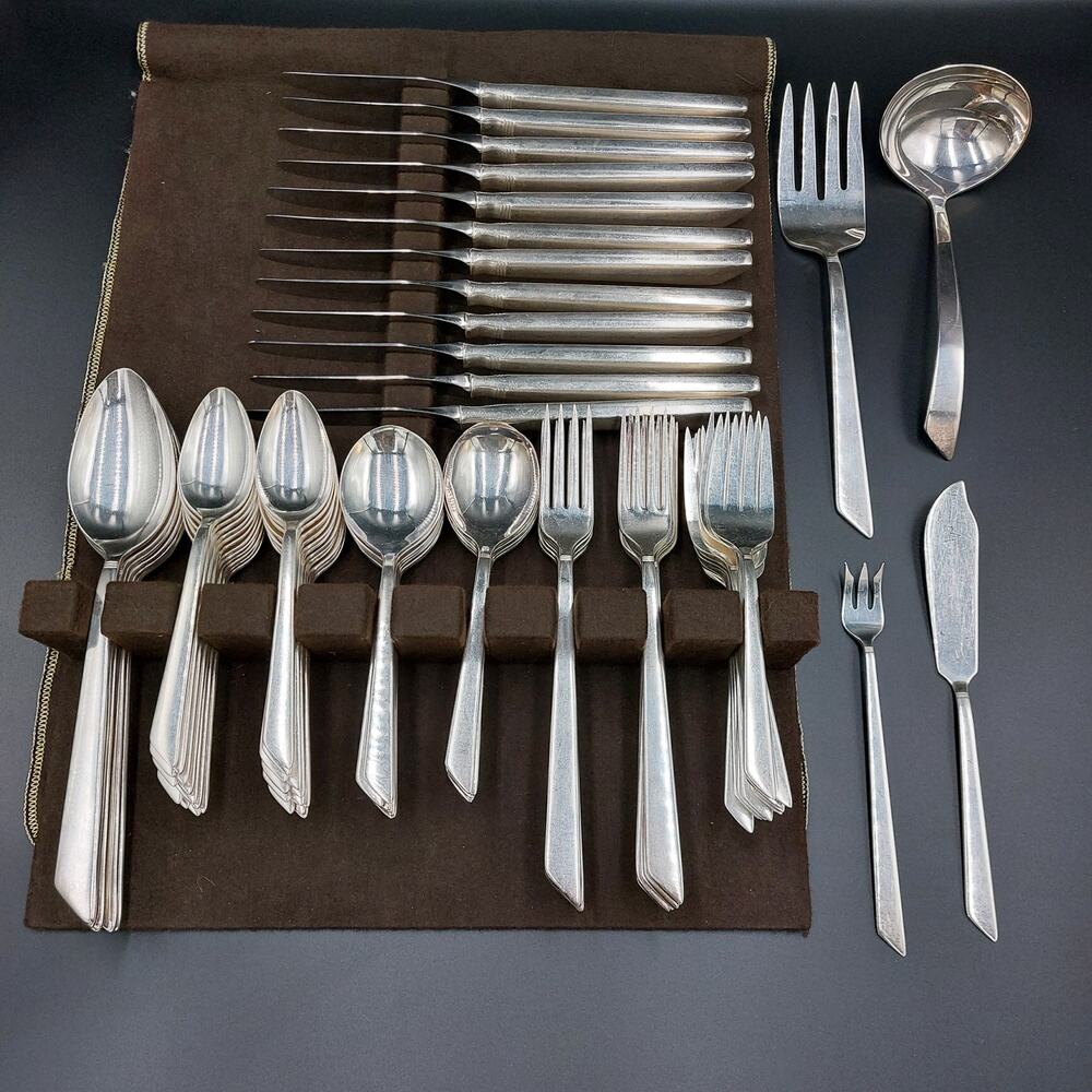 Heritage Silverplate Flatware Silver Willow Quadruple Plate 1960 83pc